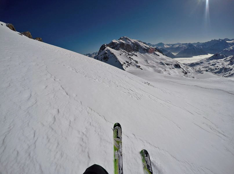 powder skiiing
