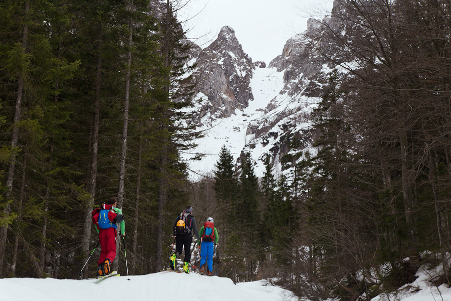 6_ski_touring_forcella_della_lavina_start