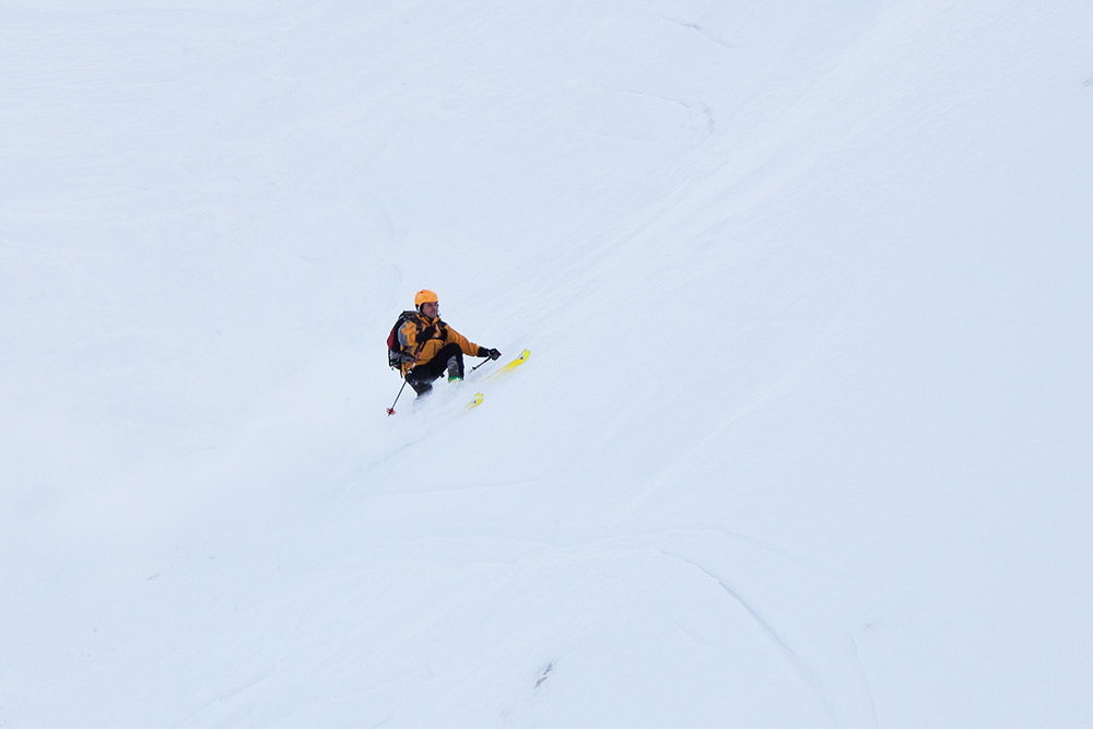 7_ski_touring_descend_slovenia
