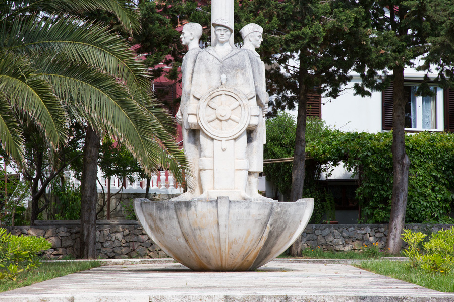 cold_war_monument_on_island_molat