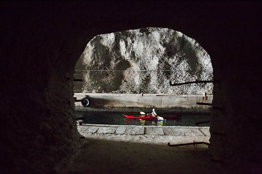 sea kayaking submarine caves in croatia