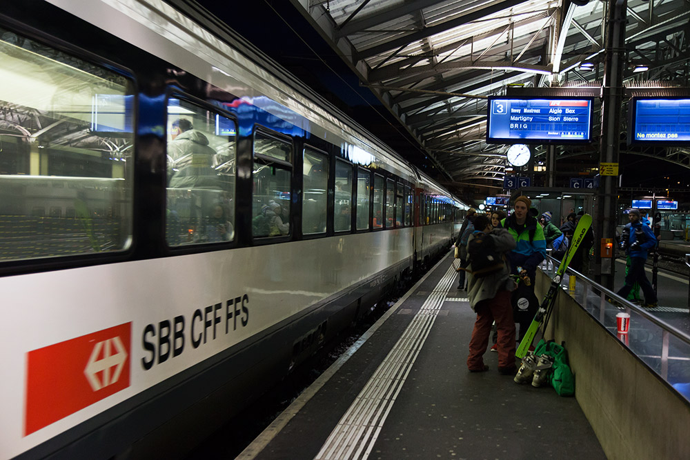 skitouring_adventure_in_switzerland_starts_in_lausane