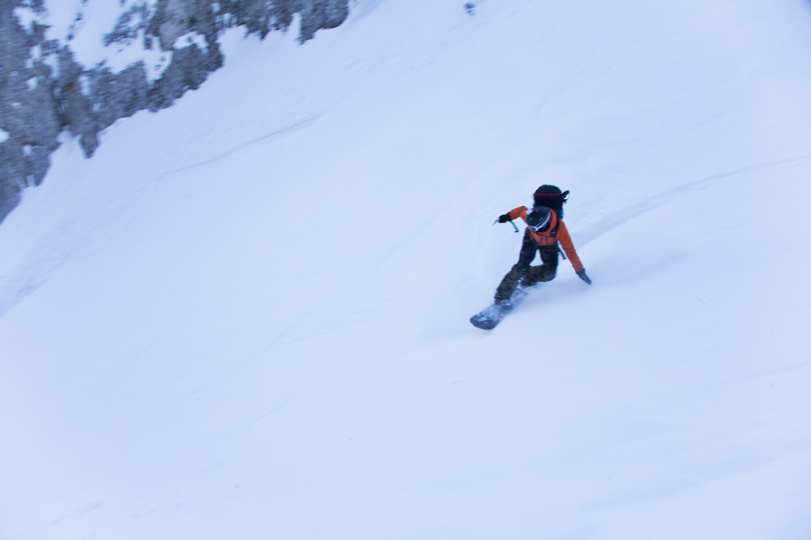 splitboarding_zleb_hude_police