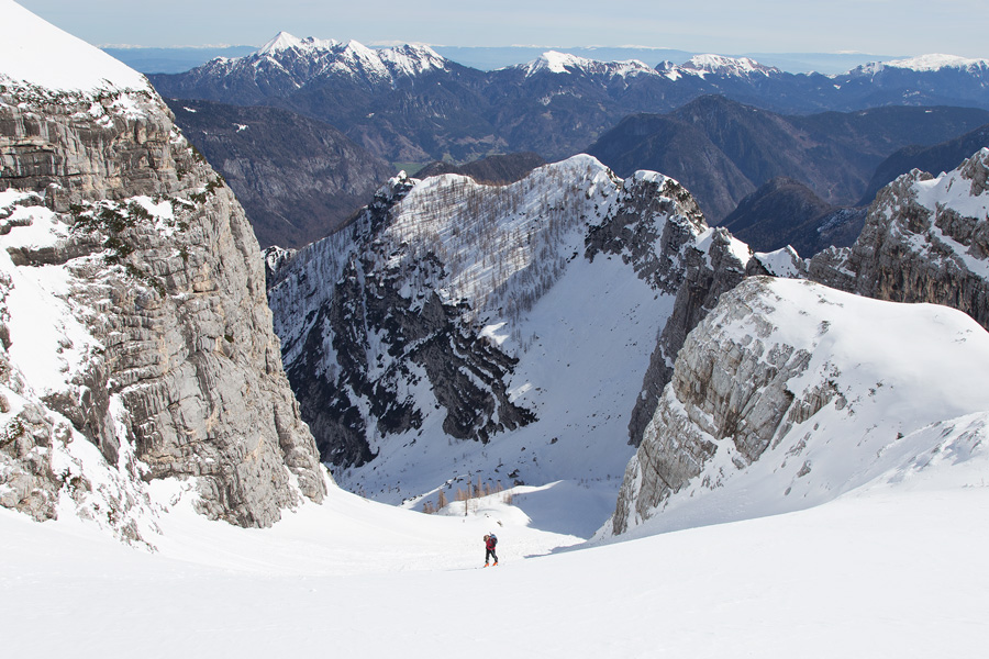 spring_ski_touring_in_slovenia